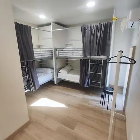 Somos ホステル *